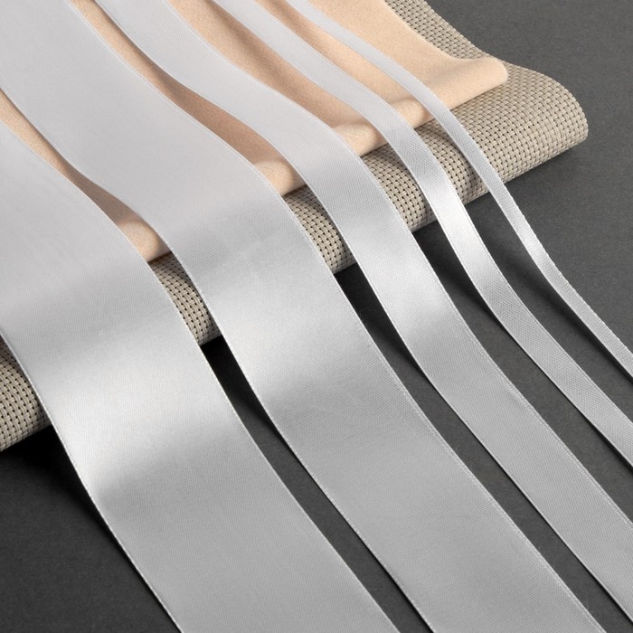 Набор атласных лент, 5 шт, размер лент: 6/10/20/40/50 мм × 23 ± 1 м, цвет белый Набор атласных лент, 5 шт, размер лент: 6/10/20/40/50 мм × 23 ± 1 м, цвет белый