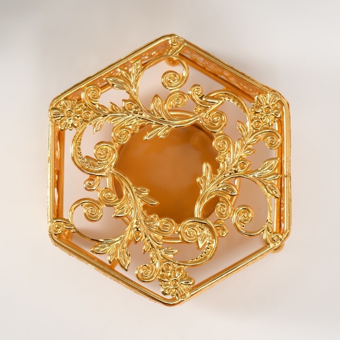 Подсвечник металл на 1 свечу  Подсвечник металл на 1 свечу "Шестигранник. Пушистые листья" золото d=5,5 см 10,7х12х5,6 см   104953