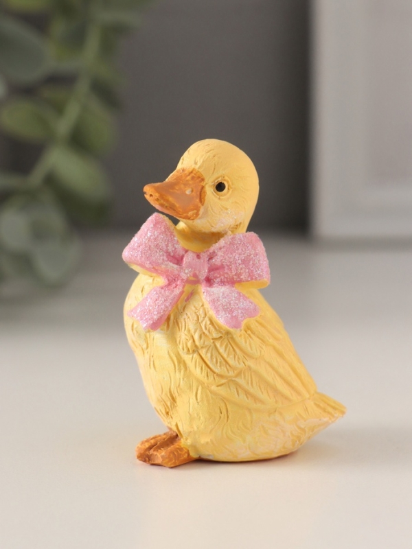 Сувенир полистоун Сувенир полистоун "Утёнок с большим розовым бантом" 4,5х4х6 см