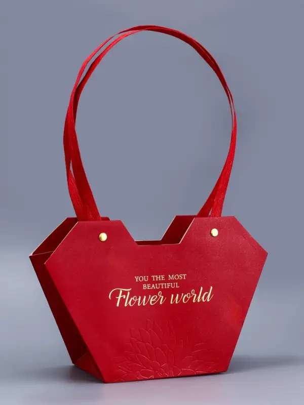 Сумка для цветов тиснение красная, &laquo;Самой прекрасной&raquo;, влагостойкая, 23&times;15&times;9 см