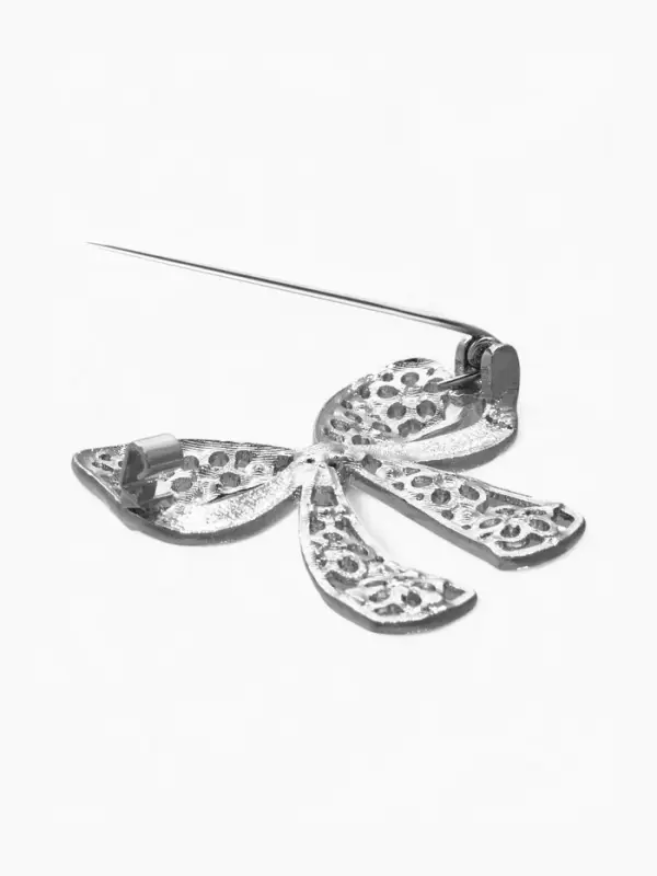 Брошь &laquo;Бант&raquo;, белая в серебре