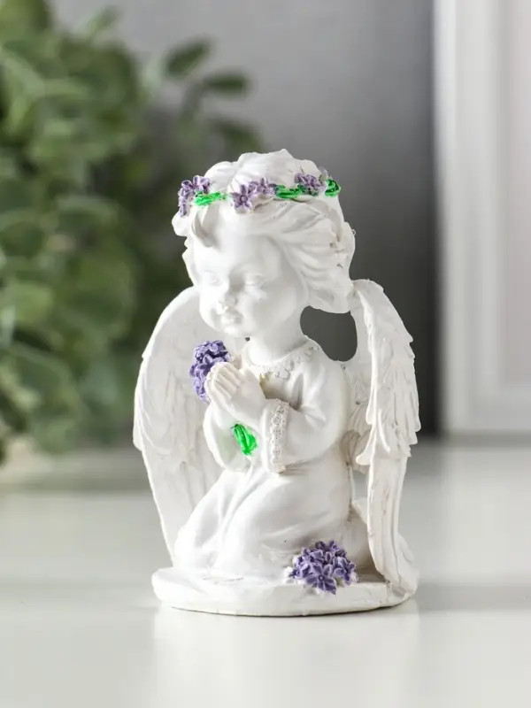 Сувенир полистоун Сувенир полистоун "Ангелочек с букетом лаванды" белый с фиолетовым 7х5х9 см