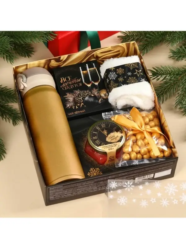 Подарочный набор новогодний &laquo;Все мечты сбудутся&raquo;:Чай новогодний чёрный 50 г, крем-мед с клубникой 120 г, носки 36 - 39 размер, термос 500 мл.