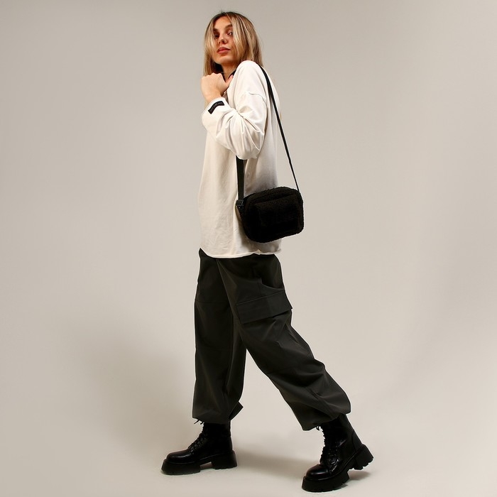 Плюшевая сумка тедди кросс-боди, чёрная Плюшевая сумка тедди кросс-боди, чёрная