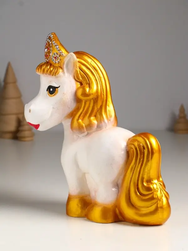 Копилка "Лошадь в кокошнике" 23х17,5х10 см, белый с золотом