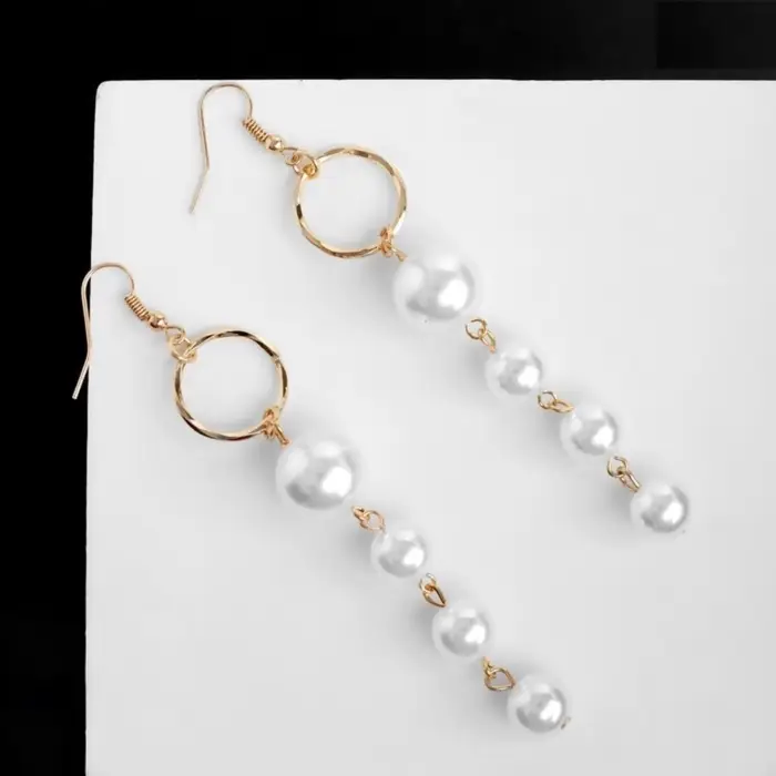 Серьги с жемчугом «Аврора» дорожка на кольце, цвет белый в золоте Серьги с жемчугом «Аврора» дорожка на кольце, цвет белый в золоте