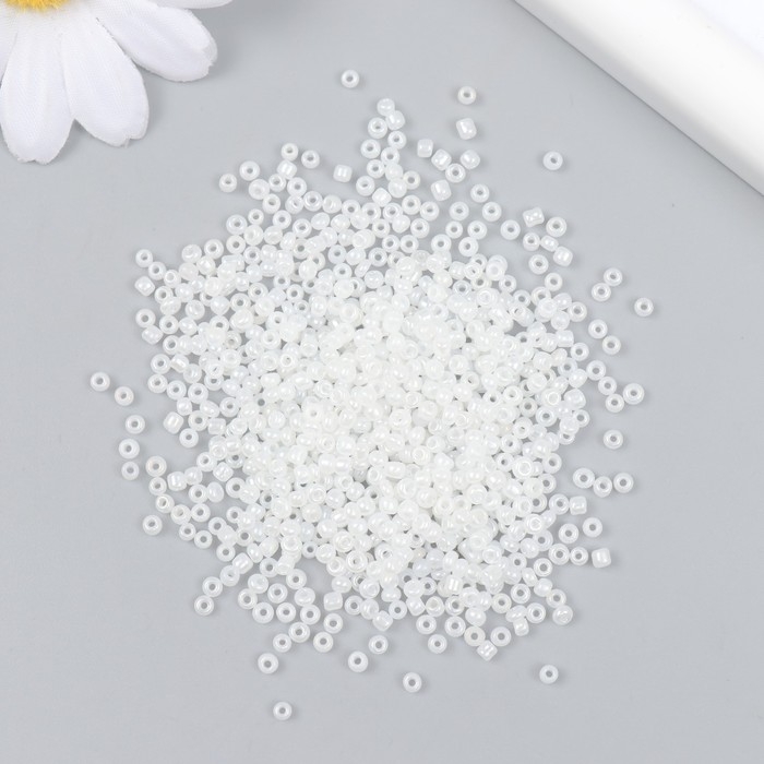 Бисер стекло 12/0  Бисер стекло 12/0 "Белый" перламутр 450 гр