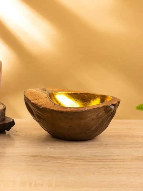 Чаша из кокоса, 15.5×21×7 см, коричнево-золотая Чаша из кокоса, 15.5×21×7 см, коричнево-золотая