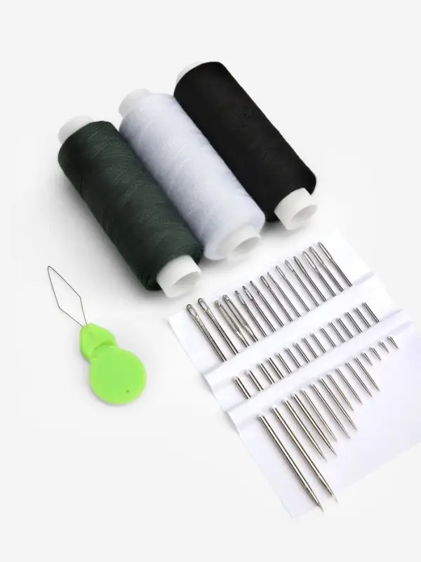 Швейный набор, 31 предмет, в боксе, 7.5&times;7.5&times;2.5 см