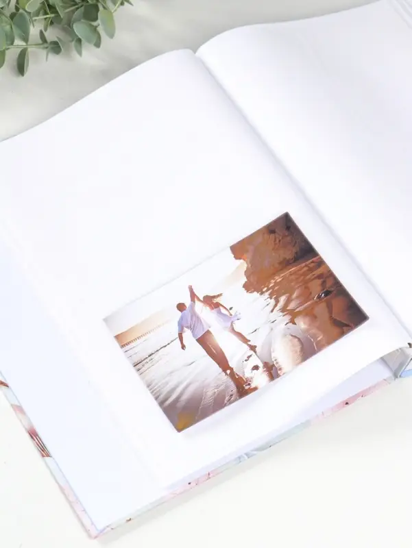 Фотоальбом на 200 фото 13х18 см "Сердца и листья" серо-розовый, в коробке 5,5х23,5х29,5 см   1096272