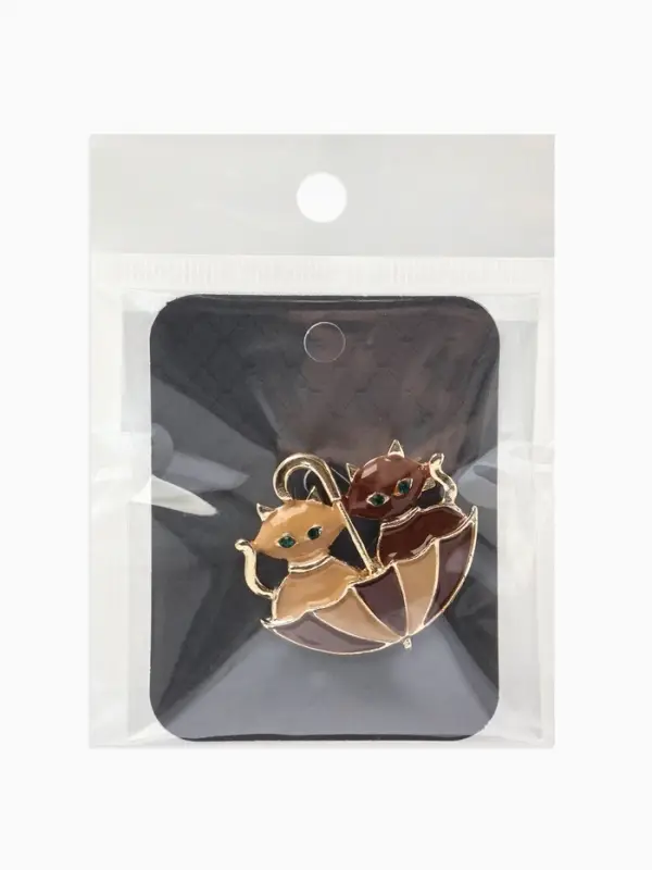 Брошь &laquo;Кошки&raquo; в зонте, осенняя, цвет коричневый в золоте