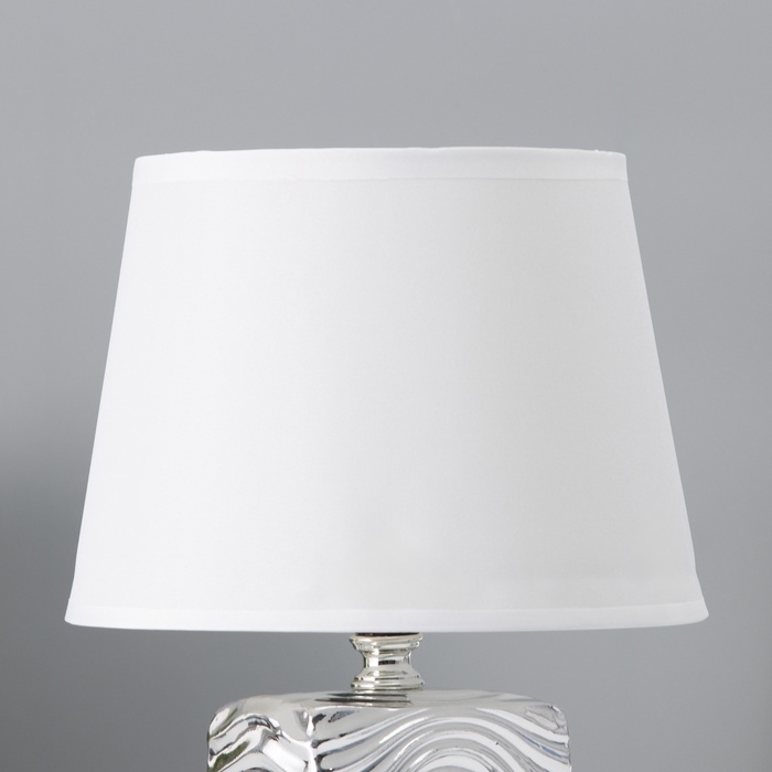 Настольная лампа с абажуром RISALUX «Авейро», Е14, 40 Вт, хром, 18×18×28 см Настольная лампа с абажуром RISALUX «Авейро», Е14, 40 Вт, хром, 18×18×28 см