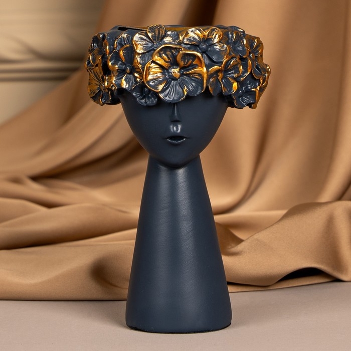 Подсвечник полистоун «Девушка с венком» 9,5 х 9,5 х 14 см МИКС