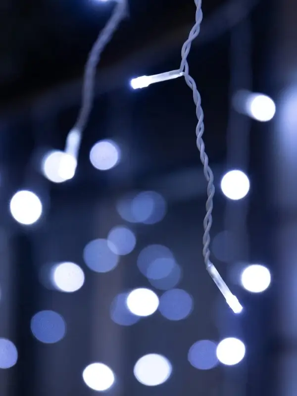 Гирлянда &laquo;Бахрома&raquo; 50&times;0.7 м, IP44, УМС, белая нить, 900 LED, свечение белое, мерцание, 220 В