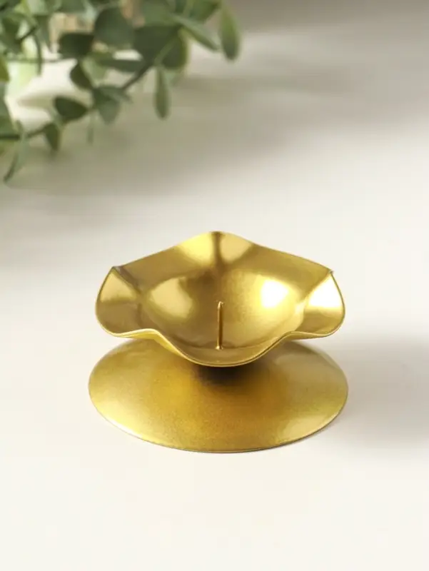 Подсвечник "Кувшинка Н" металл 7,3х3,5 см, золото