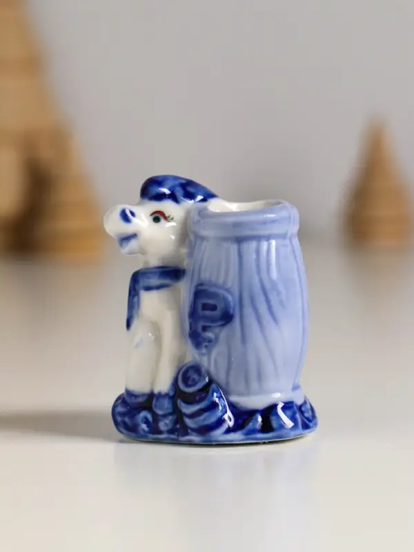 Сувенир керамика подставка "Лошадка с мешком/бочкой монет" бело-синий МИКС 4,2х4х5,5 см