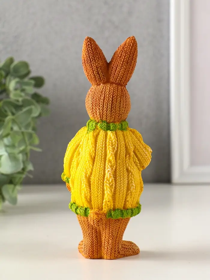 Сувенир полистоун "Заяц в вязанном свитере с охапкой моркови" 6,5х6,5х15,5 см Сувенир полистоун "Заяц в вязанном свитере с охапкой моркови" 6,5х6,5х15,5 см