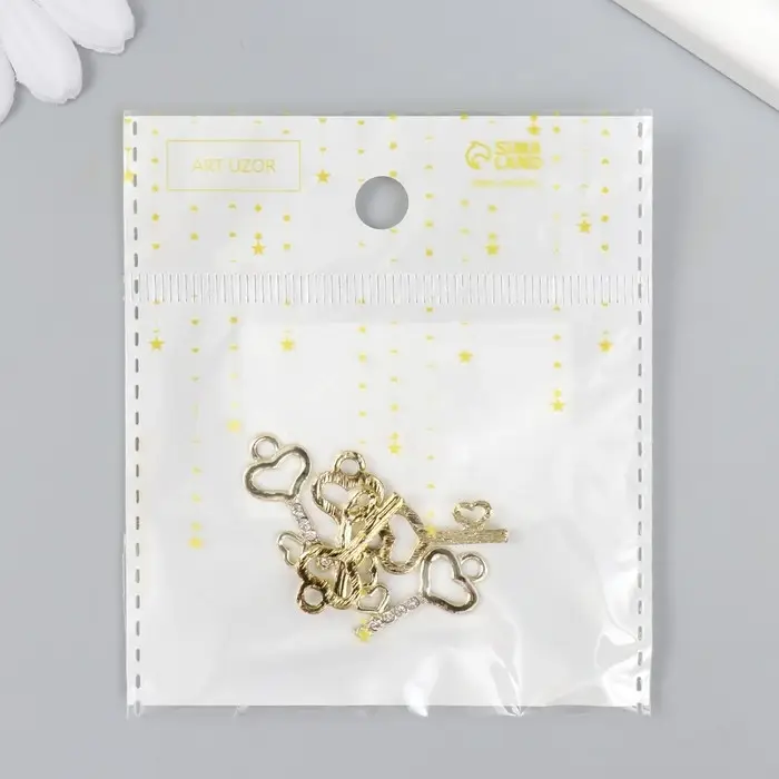 Металлический элемент, декоративная подвеска «Арт Узор. Ключик с сердечками», золото, стразы, 2.5×1.2 см