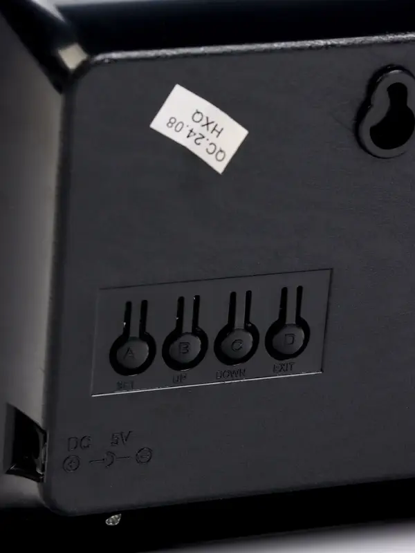 Часы электронные настенные, 36.2&times;15.5 см, красные цифры