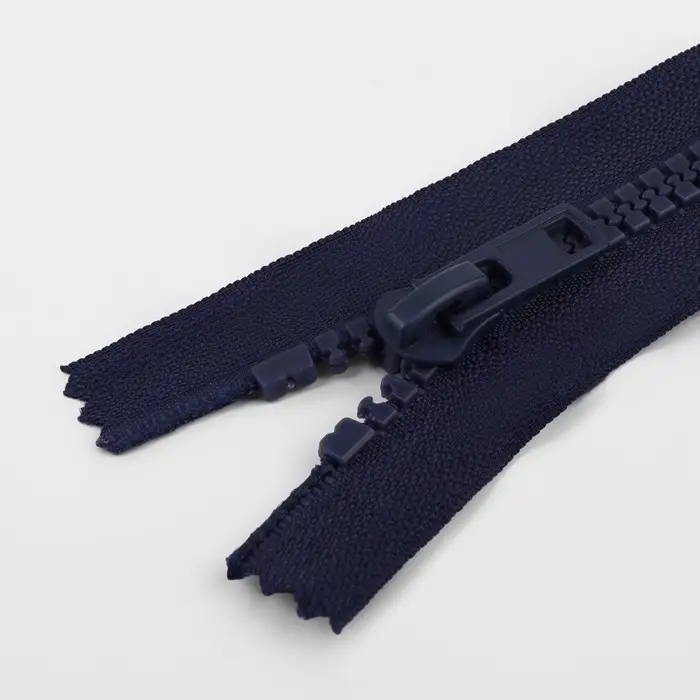 Молния «Трактор», №8, неразъёмная, замок автомат, 18 см, тёмно-синяя Молния «Трактор», №8, неразъёмная, замок автомат, 18 см, тёмно-синяя