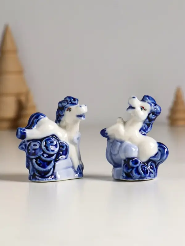 Сувенир керамика "Лошадка на монетках" бело-синий МИКС 2,5х5х6 см