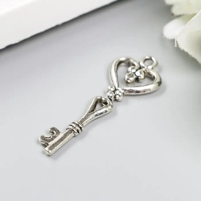 Металлический элемент, декоративная подвеска «Арт Узор. Ключик-сердечко», 4×1.3×0.5 см Металлический элемент, декоративная подвеска «Арт Узор. Ключик-сердечко», 4×1.3×0.5 см