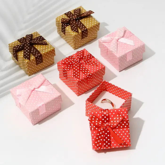 Коробочка подарочная под кольцо/серьги «Горошек», 4.5×4.5 (размер полезной части 4.4×4.4 см), МИКС, вставка белая