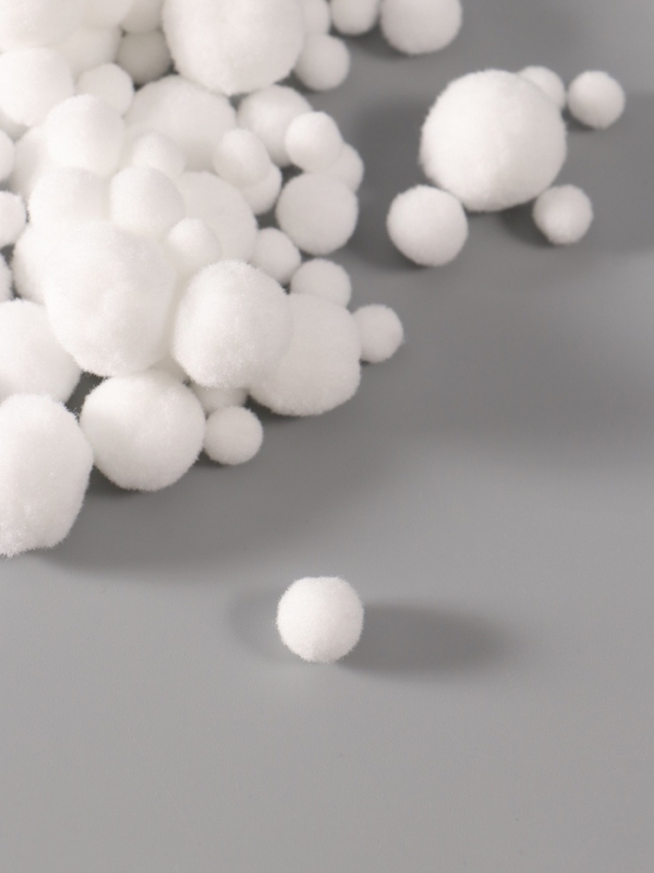 Декор для творчества "Помпончики. Белоснежный" d=1-3 см набор 135 шт