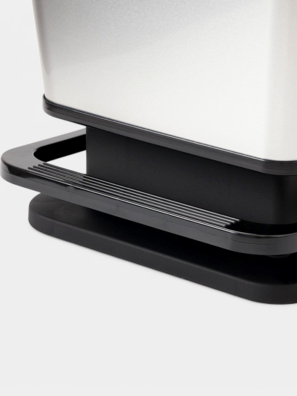 Контейнер для мусора с педалью Контейнер для мусора с педалью "Металл" 20л