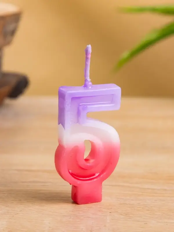 Свеча цифра "5" 8х3,75х1 см