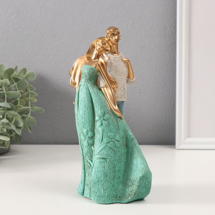 Сувенир полистоун  Сувенир полистоун "Пара держится за руки" бежево-зелёный 8х10х22 см