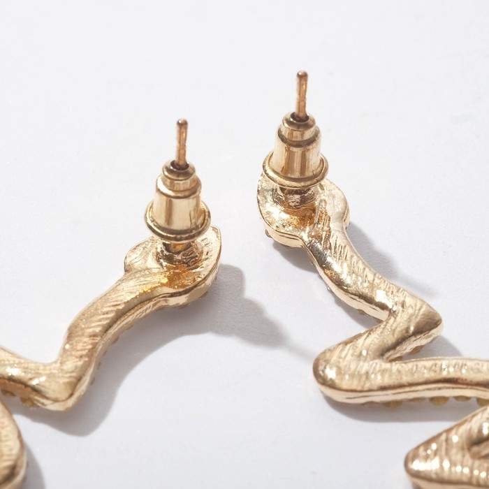 Новый год! Символ года 2025! Серьги висячие со стразами «Змейка» изогнутая, цвет белый в золоте, 5,7 см Новый год! Символ года 2025! Серьги висячие со стразами «Змейка» изогнутая, цвет белый в золоте, 5,7 см