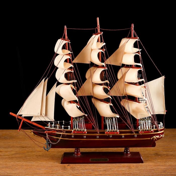 Корабль сувенирный средний &laquo;Трёхмачтовый&raquo;, паруса бежевые, 49 х 42 х 8 см
