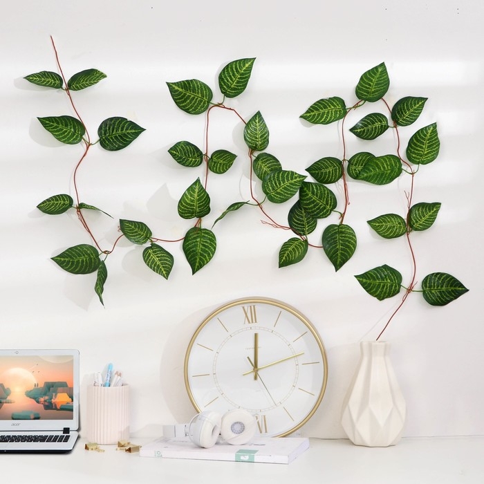 Лиана "Светлые прожилки" 250 см