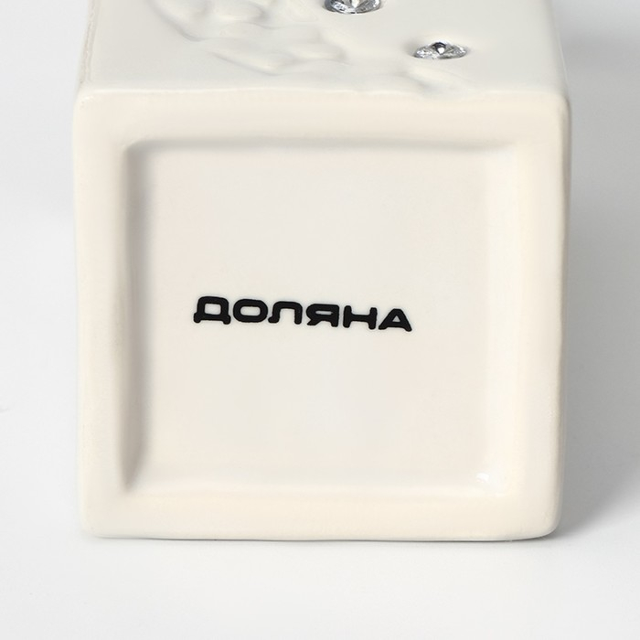 Набор аксессуаров для ванной комнаты Доляна «Цветочный барельеф», 4 предмета (дозатор 270 мл, мыльница, 2 стакана 210 мл), цвет белый Набор аксессуаров для ванной комнаты Доляна «Цветочный барельеф», 4 предмета (дозатор 270 мл, мыльница, 2 стакана 210 мл), цвет белый