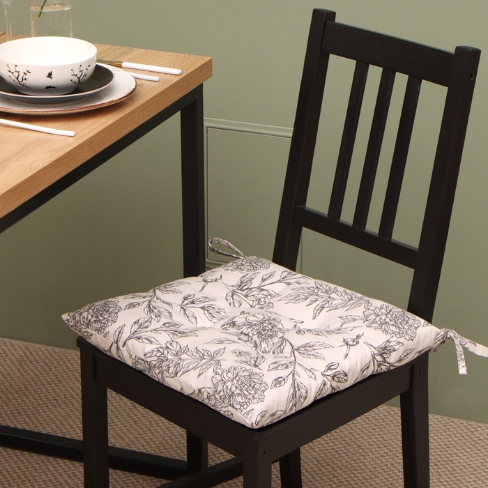 Сидушка на стул Этель "Black flowers"  42х42см, 100% хлопок, 190 г/м2