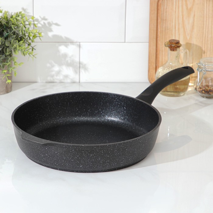 Сковорода, d=28 см, пластиковая ручка, антипригарное покрытие, цвет тёмный мрамор Сковорода, d=28 см, пластиковая ручка, антипригарное покрытие, цвет тёмный мрамор