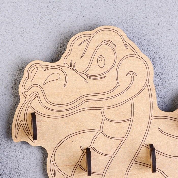 Новый год. Ключница с символом года Новый год. Ключница с символом года "Недовольная змея", 14,5 х 15,2 х 3 см