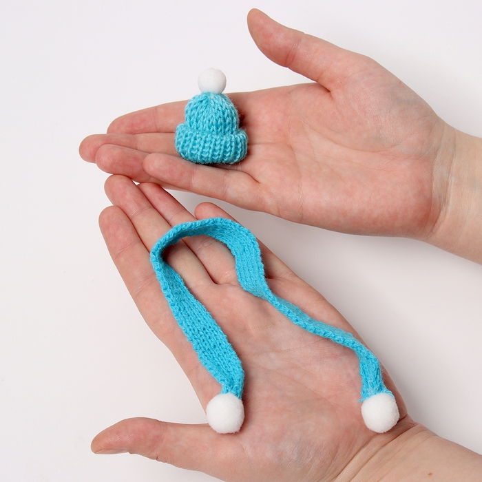 Вязаные шапка и шарфик для игрушек, цвет голубой Вязаные шапка и шарфик для игрушек, цвет голубой