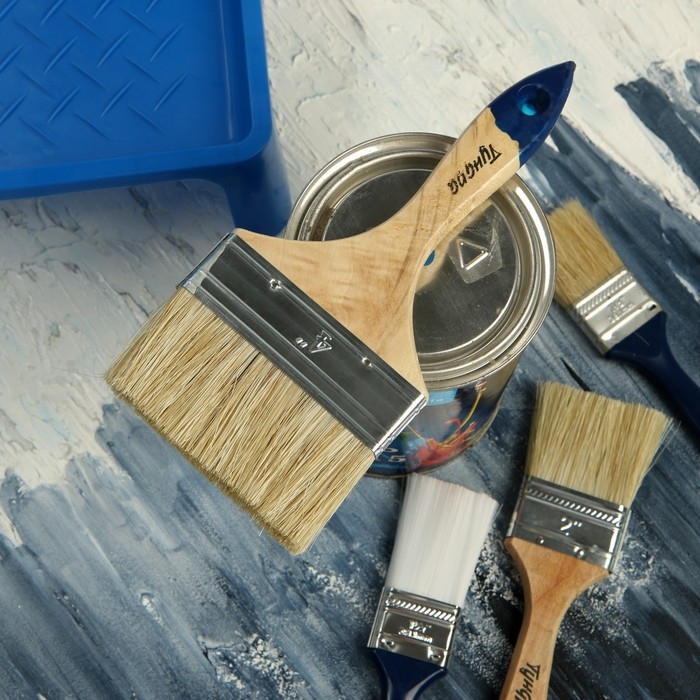 Кисть плоская ТУНДРА, натуральная щетина, деревянная рукоятка, 4 Кисть плоская ТУНДРА, натуральная щетина, деревянная рукоятка, 4", 100 мм