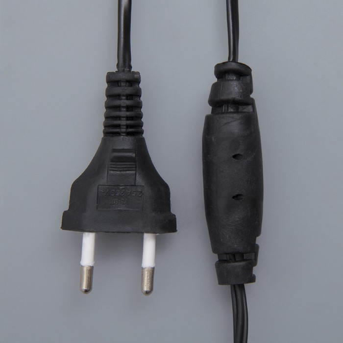 Гирлянда «Бахрома» 4 × 0.6 м, IP44, тёмная нить, 180 LED, свечение синее, мерцание белым, 220 В Гирлянда «Бахрома» 4 × 0.6 м, IP44, тёмная нить, 180 LED, свечение синее, мерцание белым, 220 В