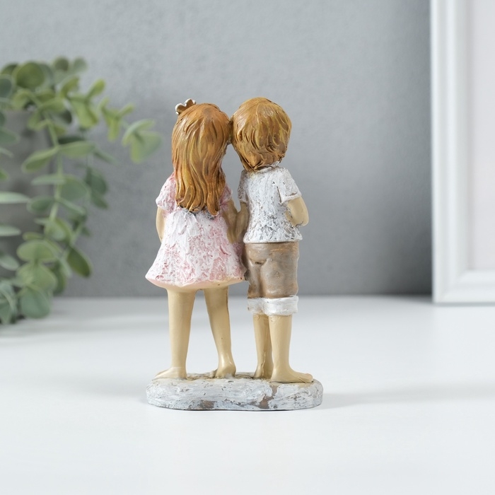 Сувенир полистоун  Сувенир полистоун "Мальчик с девочкой - дружба" 7,5х4,5х13 см