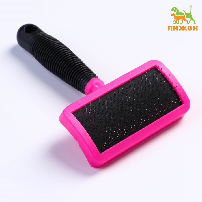 Пуходерка без капель, прорезиненная ручка, 10 х 16 см, розово-чёрная Пуходерка без капель, прорезиненная ручка, 10 х 16 см, розово-чёрная