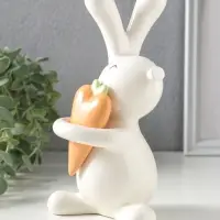 Сувенир керамика "Белый зайчик с морковкой-сердцем" 10,8х9,6х19,3 см
