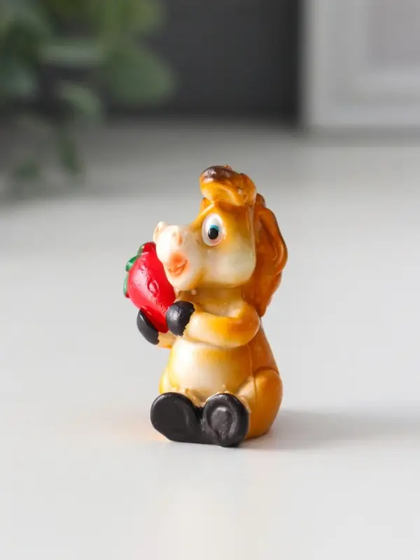 Сувенир полистоун Сувенир полистоун "Коняшка с фруктиком" МИКС 2,2х2,5х4,7 см