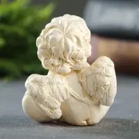 Фигурка гипс &laquo;Ангел держит сердце&raquo;, 6&times;8&times;7 см