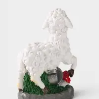 Фигурка декоративная &laquo;Барашка с ведром, лейкой&raquo;, полистоун, 8.7&times;5&times;11 см, МИКС