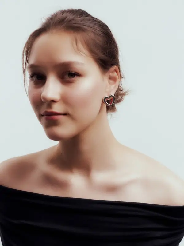 Серьге &laquo;Сердце&raquo; двойное, красная в серебре