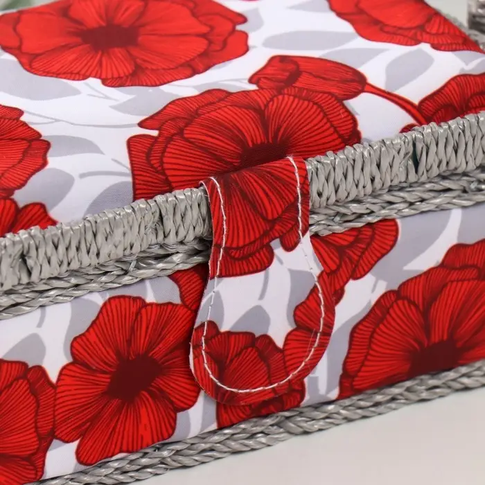 Шкатулка для рукоделия и шитья &laquo;Красные маки на белом&raquo;, хранение ниток, иголок, мелочи, 18&times;12&times;9.5 см