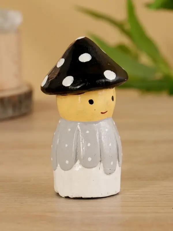 Сувенир  Сувенир "Гномик" дерево 5,5х5,5х10 см, цв. чёрно-серый